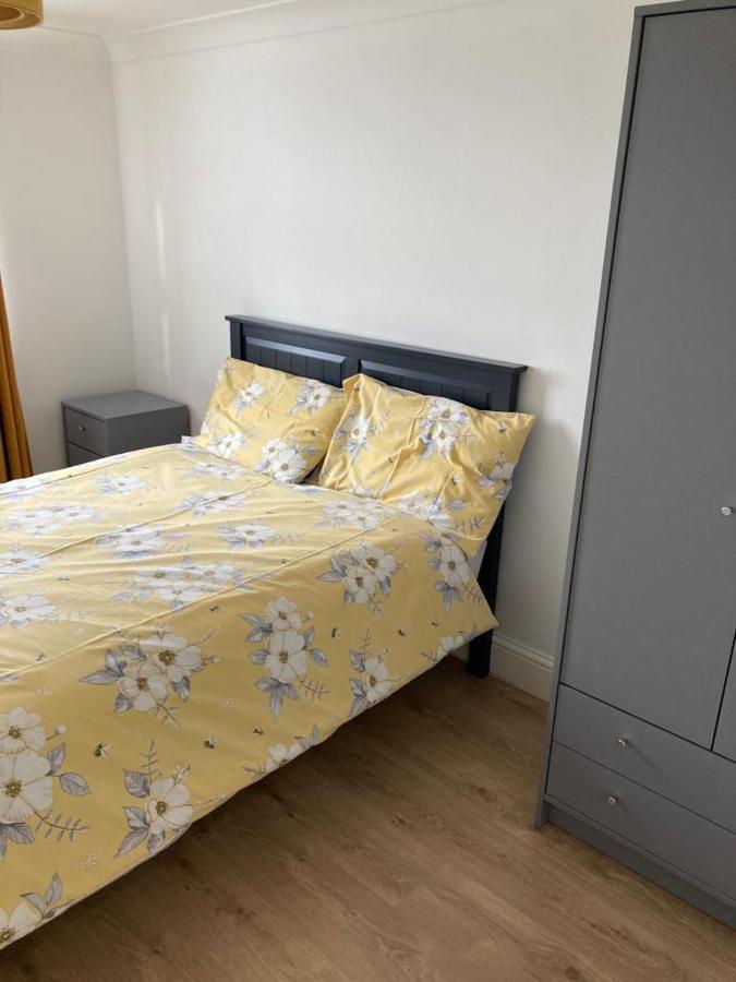 Snug 5-Bedroom Residential Home In Great London Luaran gambar