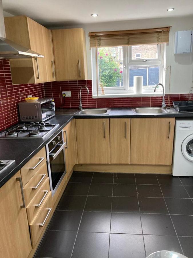 Snug 5-Bedroom Residential Home In Great London Luaran gambar